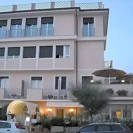 מלון Bencista' 3*